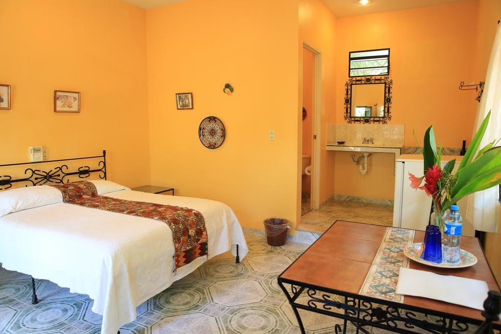 The Flycatcher Inn Retreat Hotel Santa Elena Exterior photo